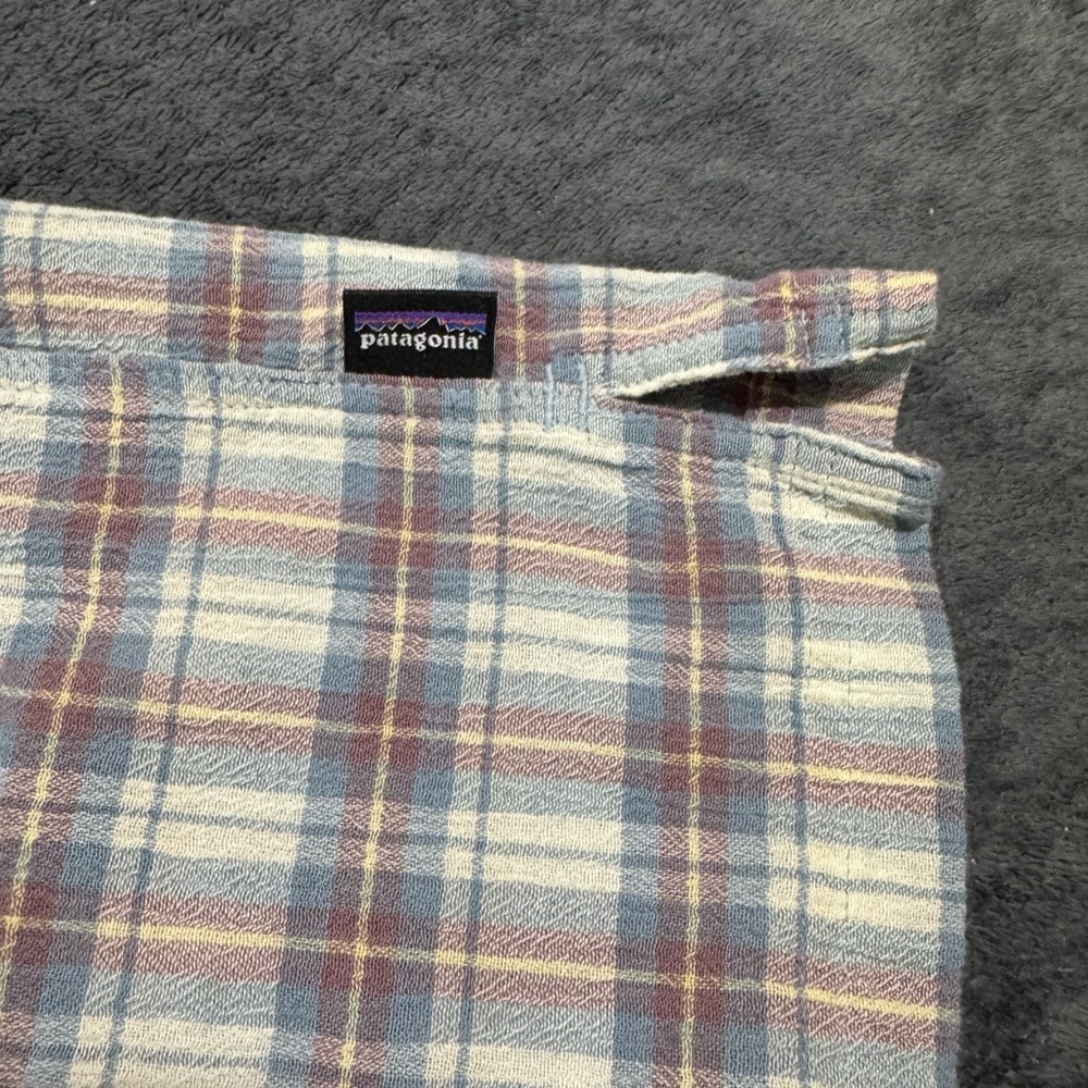 Patagonia Blue and Gray Casual Button Down Shirt
💙COTTON 100% ORGANIC💙 - Picture 4 of 7